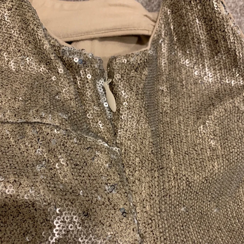 NWT Bebe Sequin Dress – Ruffle Hem – Gold Chrome - Picture 8 of 11